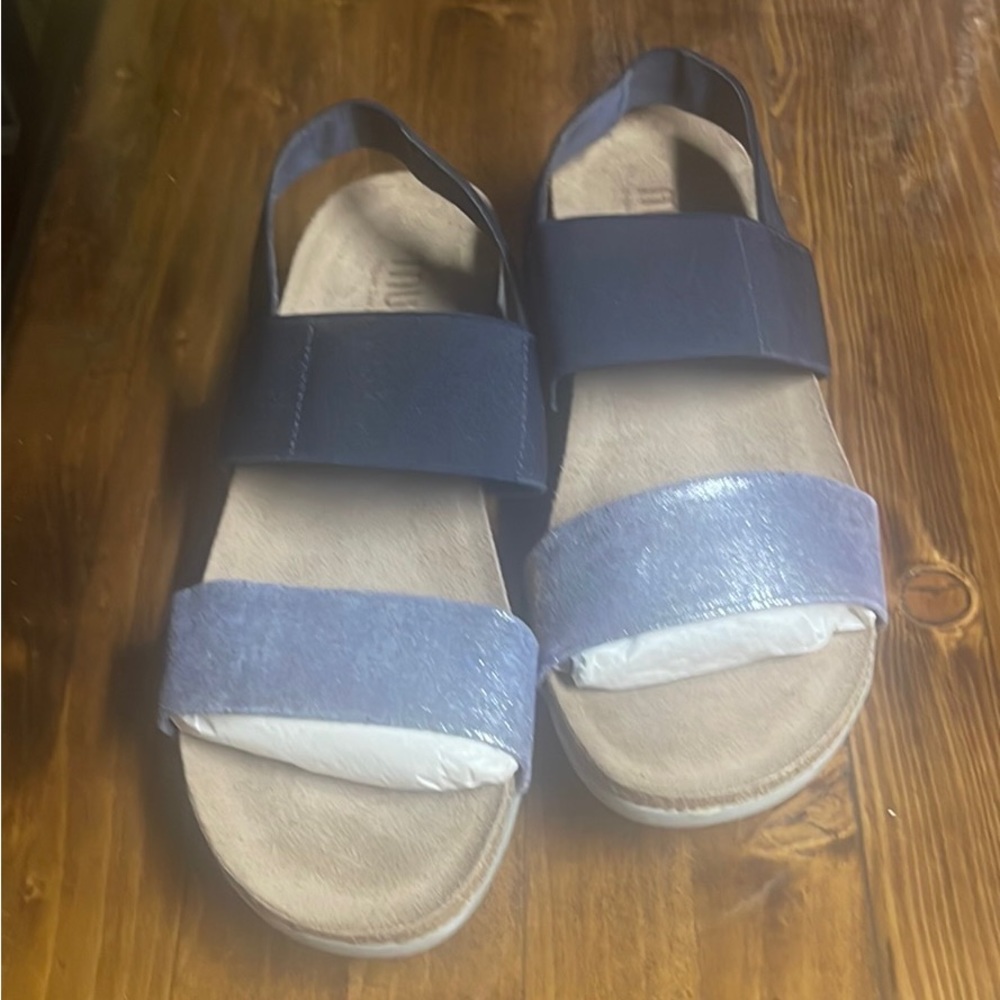 Murano sandals size 8 never been used black and silver